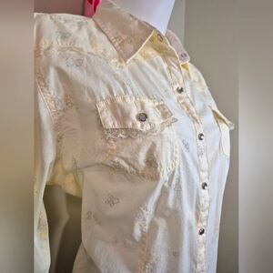 Vintage Western Style Shirt Lace Trim Snaps Floral Rodeo Stampede